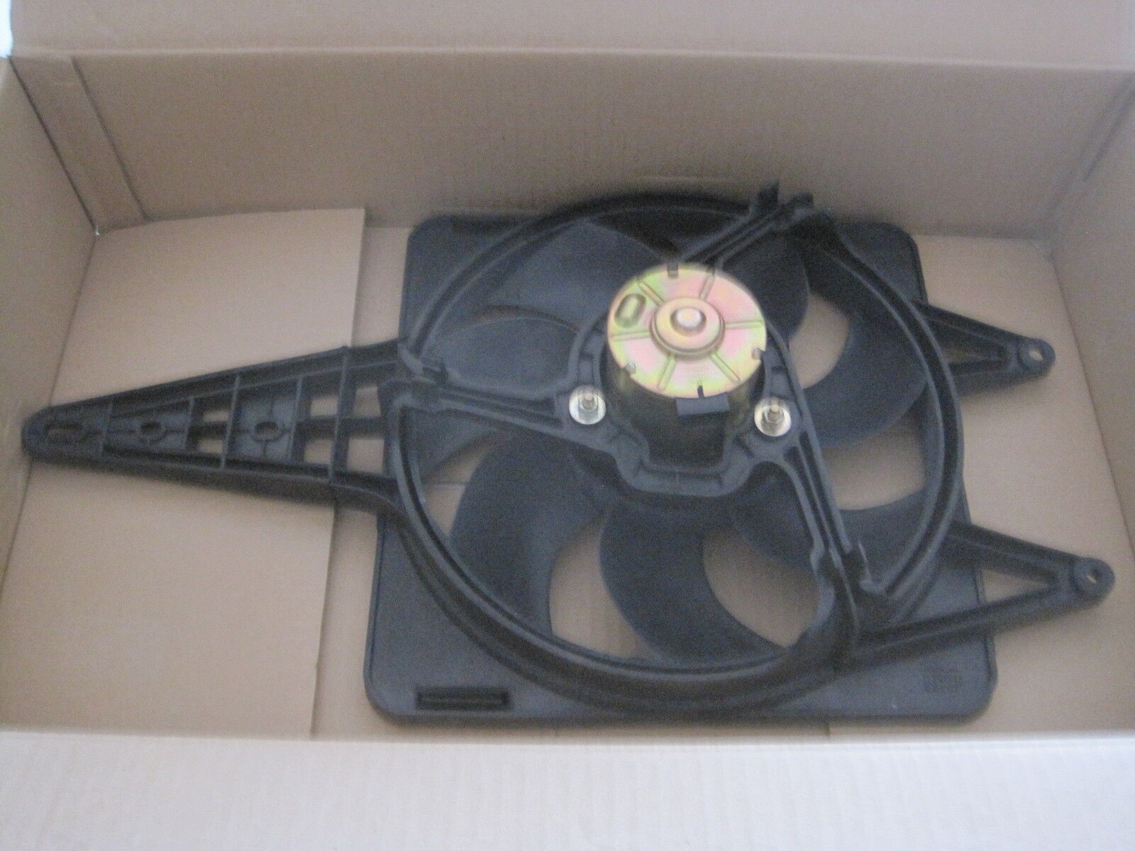 ELETTROVENTOLA MARELLI 069402249010 - Fiat Croma 2.0 - Tempra / Tipo 1.6/1.8