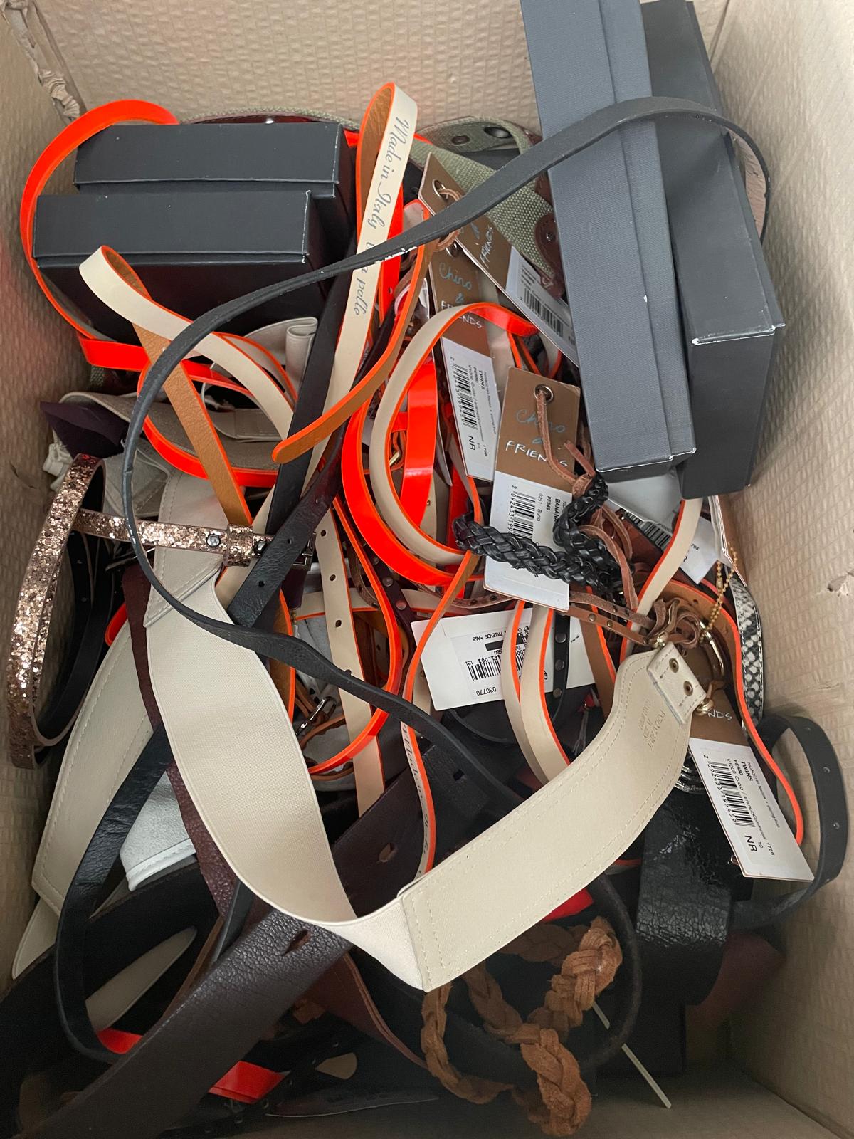 cinture cinturini donna pantaloni diverse colorazioni e modelli (numero pezzi indicativo)