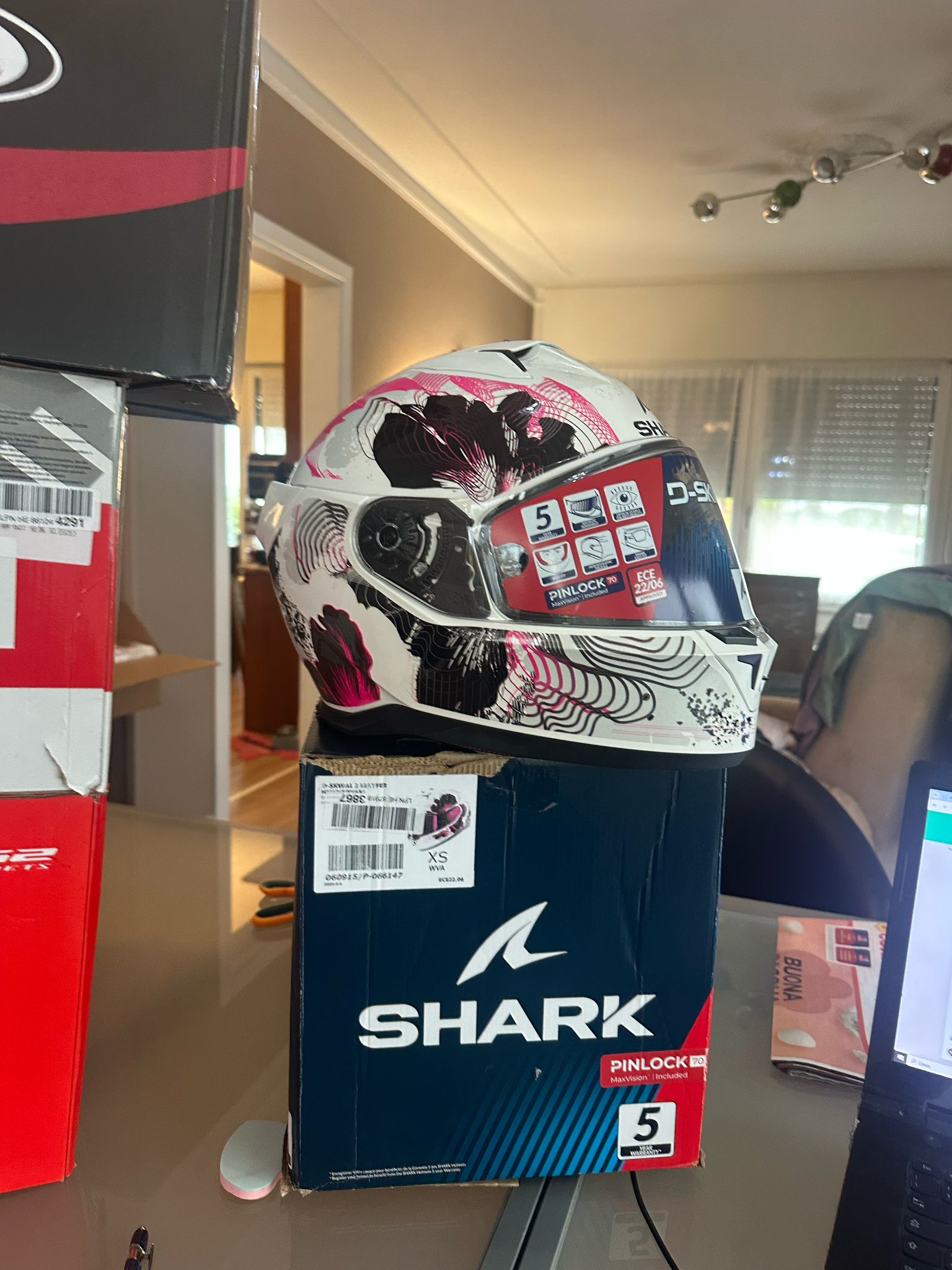 SHARK, Casco moto pari al nuovo mai usato  integrale D-SWKAL 3 MAYFER, White violet anthracite WVA, XS
