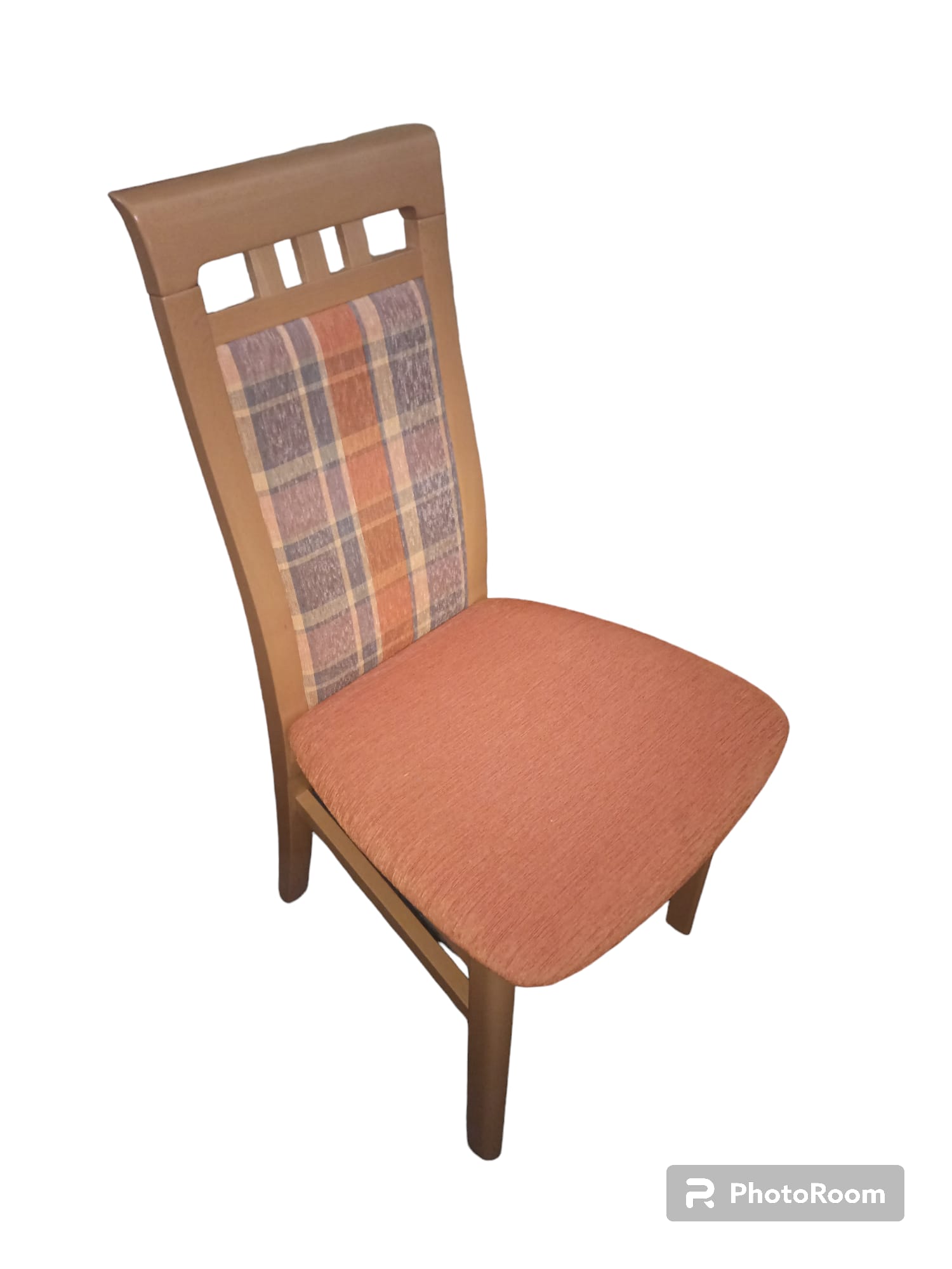 Sedia imbottita in stoffa con seduta arancione e schienale motivo scozzese