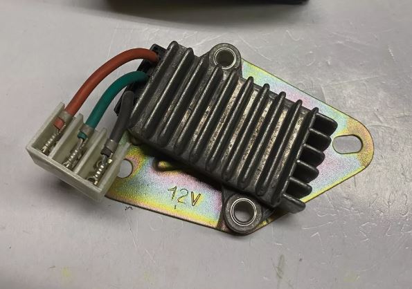 64808134 64808130 RTT113A 99908140 4474966 809 REGOLATORE 126 850T 900T 128 BETA